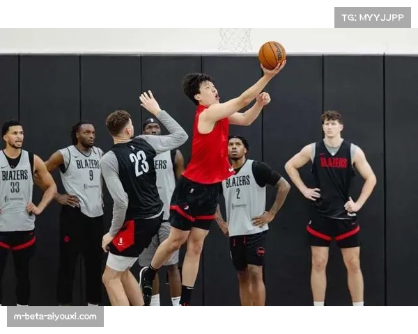 杨瀚森次节未获出场机会，球队调整策略引发关注