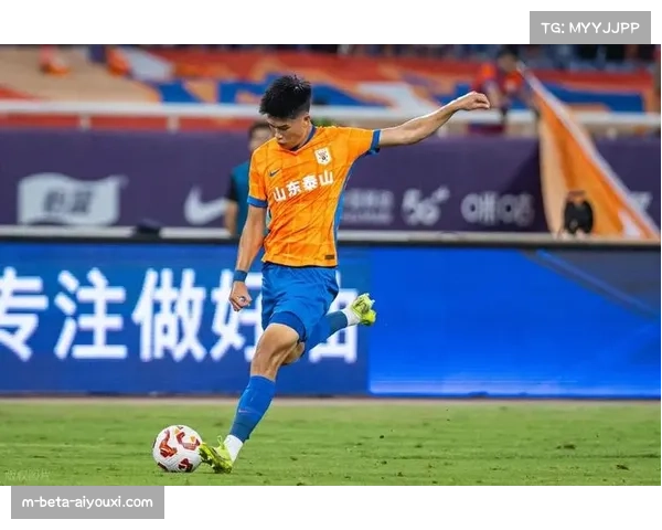 彭啸高空统治力弥补防线短板 泰山客场零封河南关键